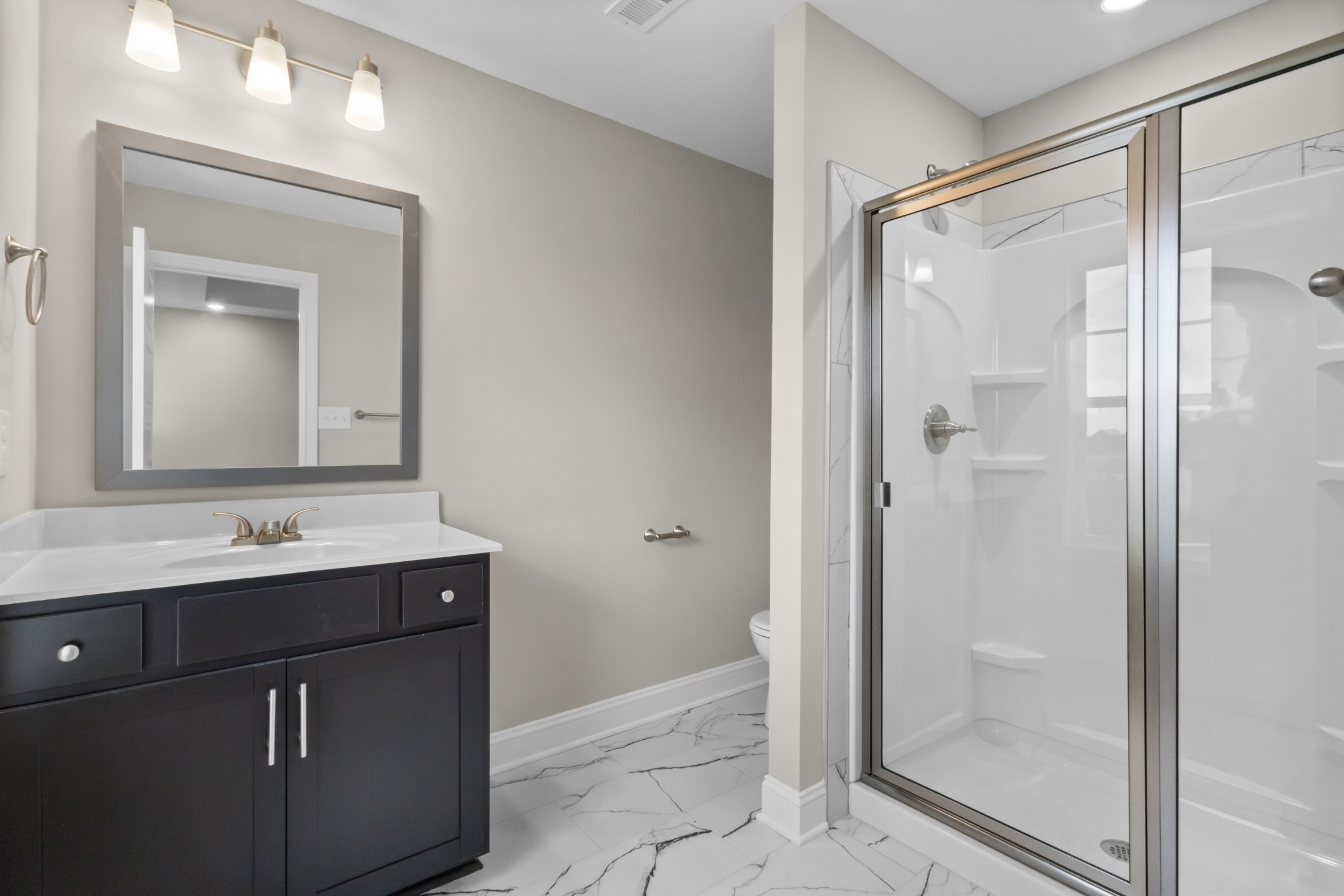 Clarksville, Tennessee 37040, United States, 3 Bedrooms Bedrooms, ,3 BathroomsBathrooms,Residential,Active,49074