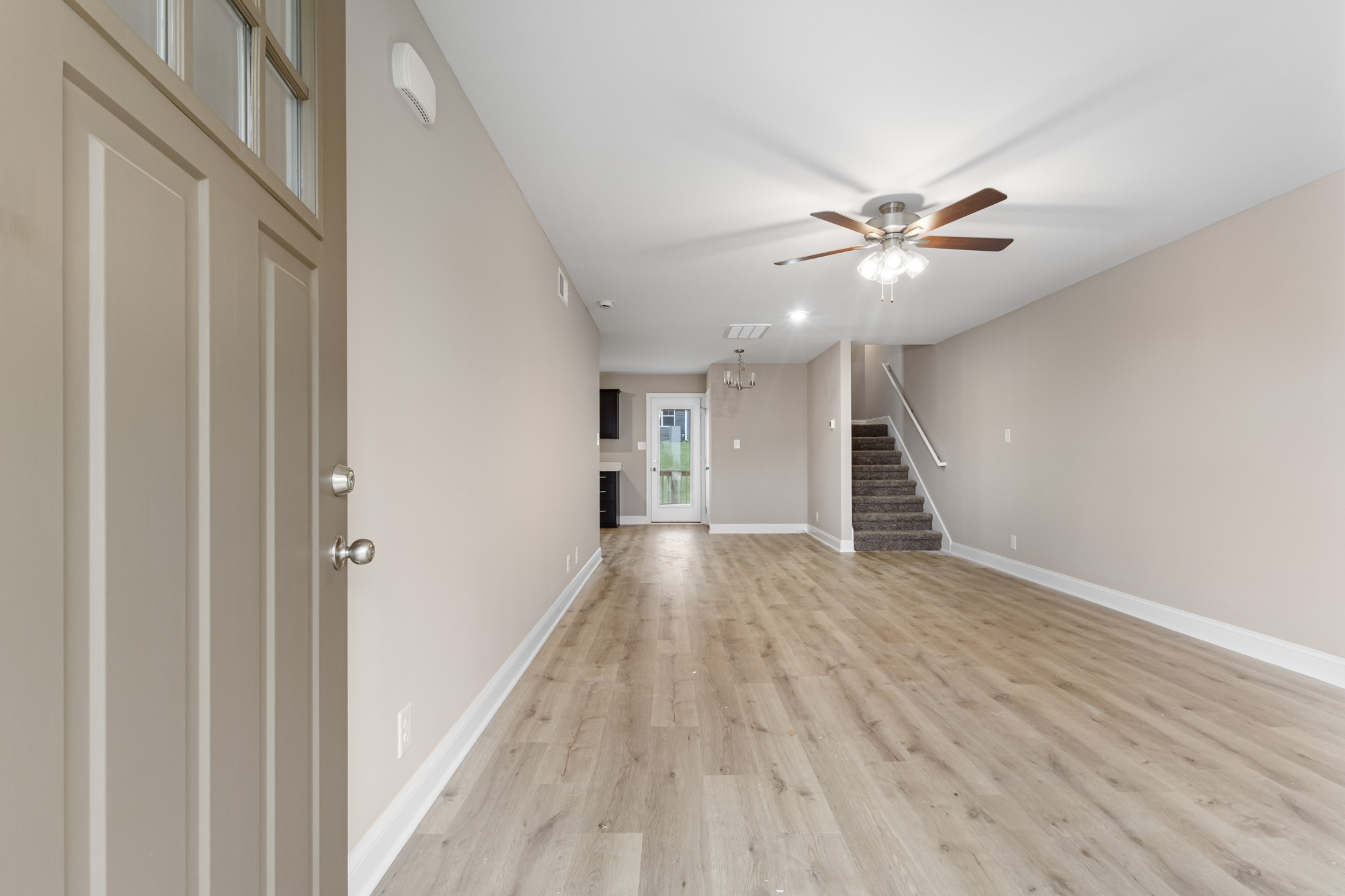 Clarksville, Tennessee 37040, United States, 3 Bedrooms Bedrooms, ,3 BathroomsBathrooms,Residential,Active,49074