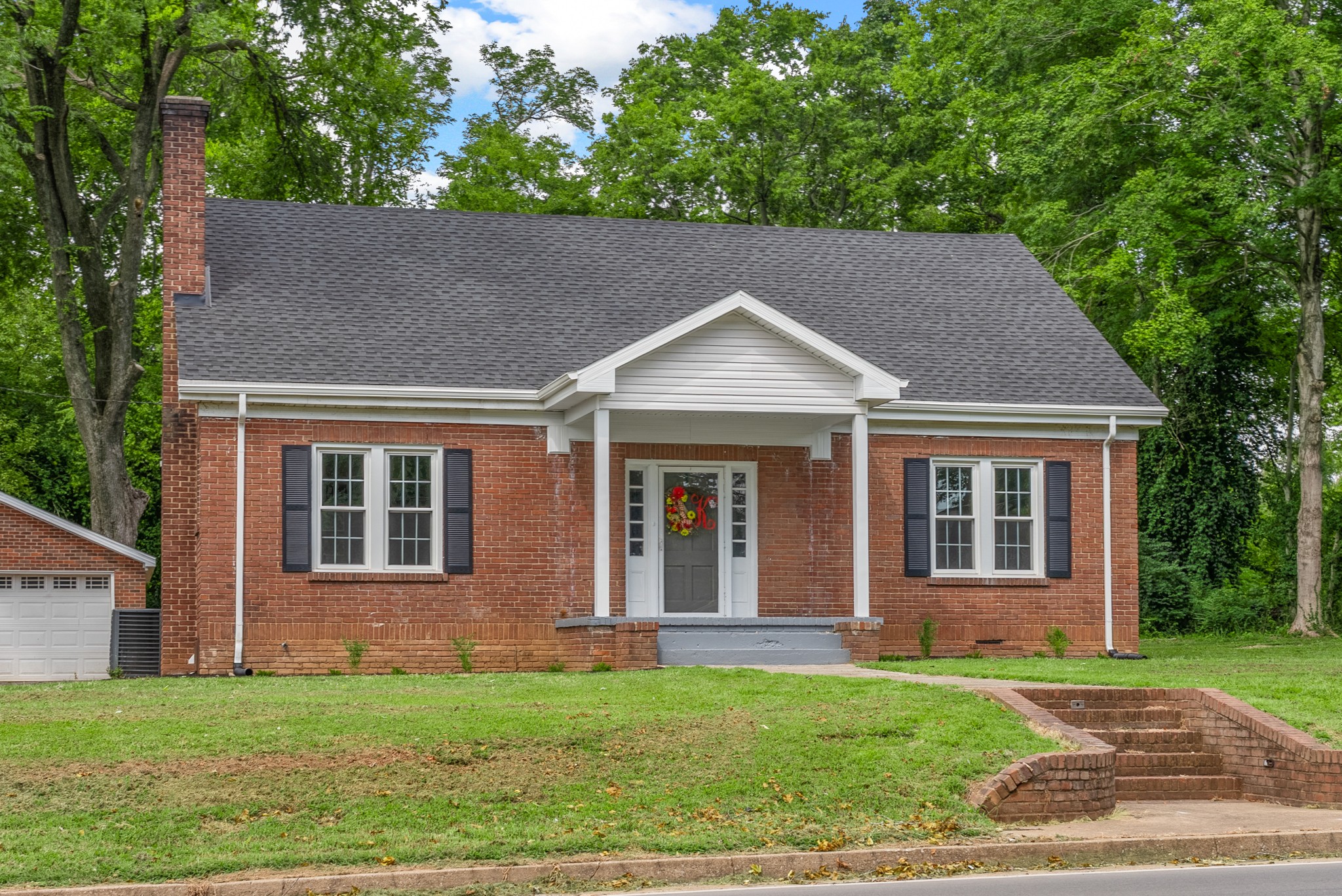 204 Country Club Ln