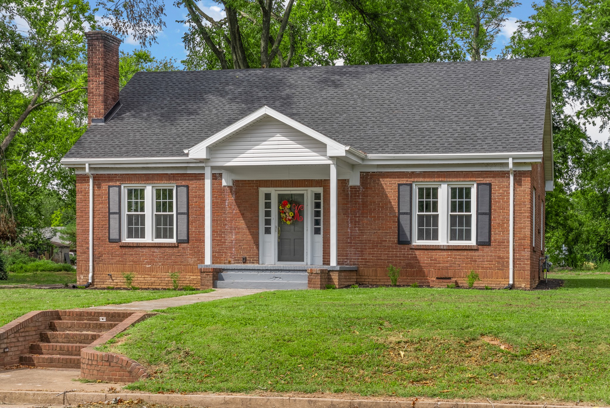 204 Country Club Ln