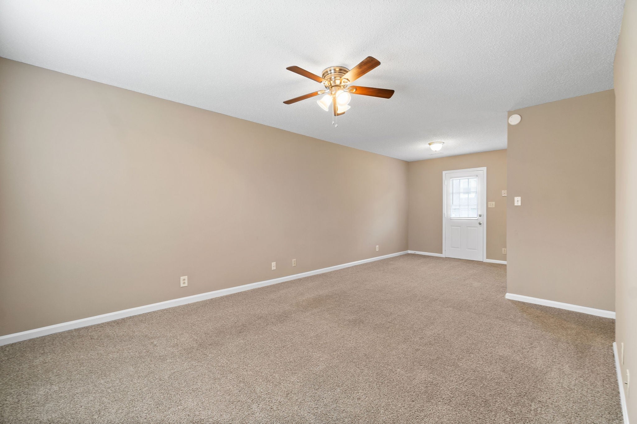 213 Harrier Ct