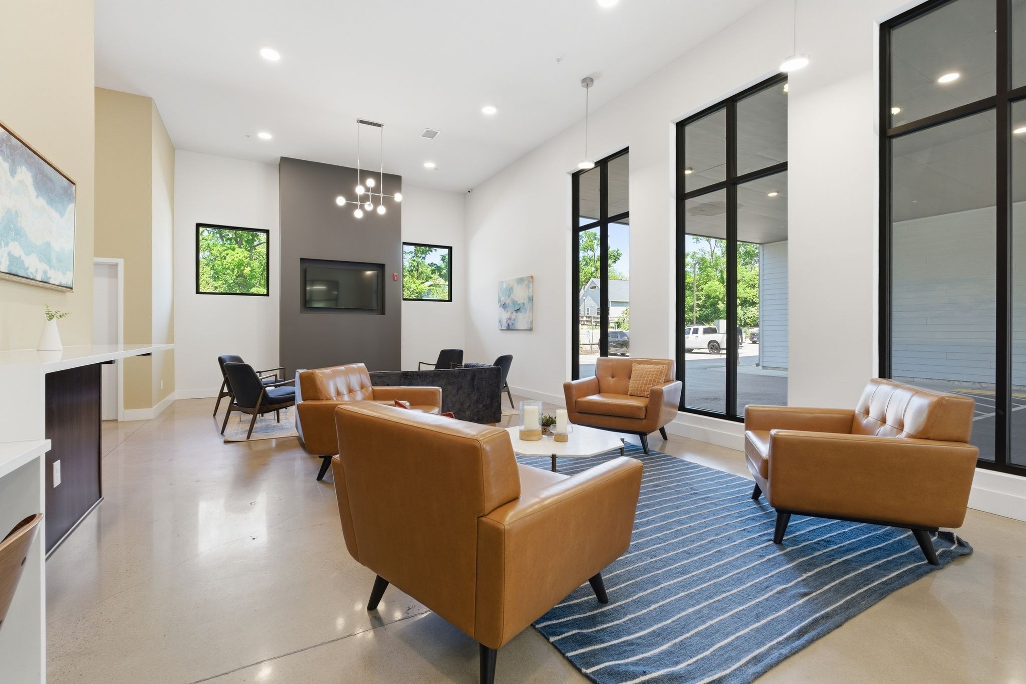 1041 E Trinity Ln 216