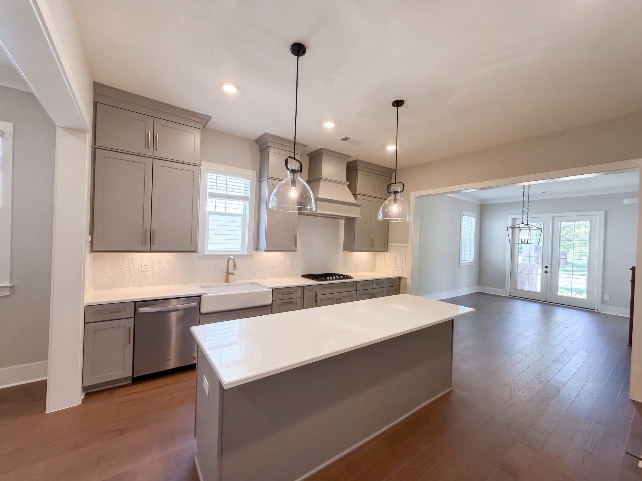 207 Fairground St 102