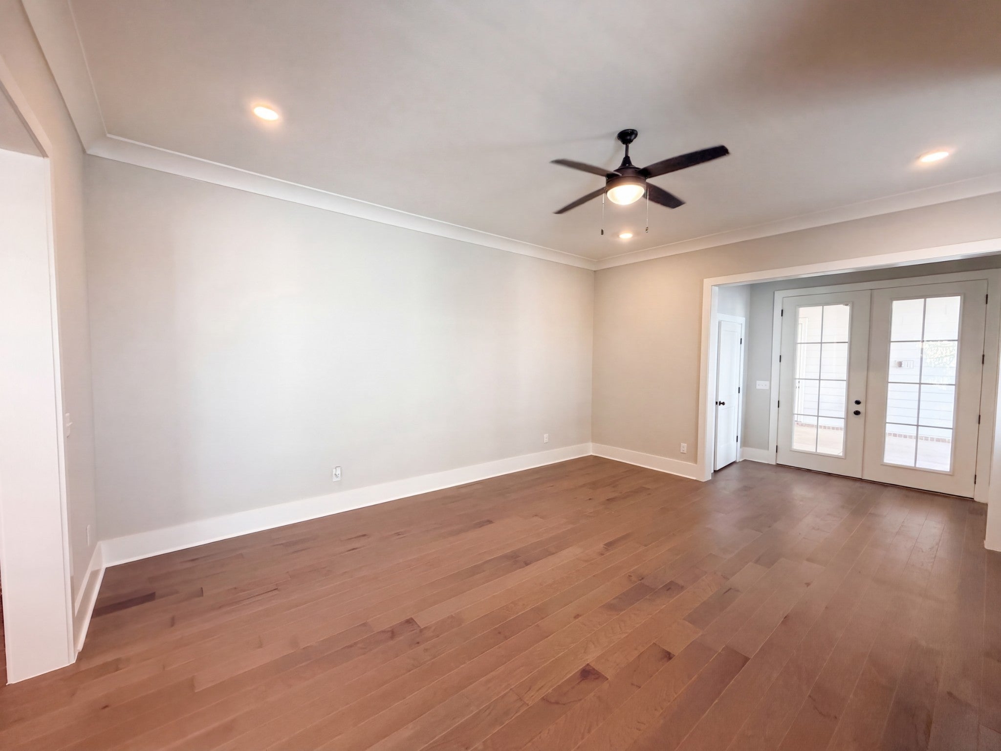 207 Fairground St 102
