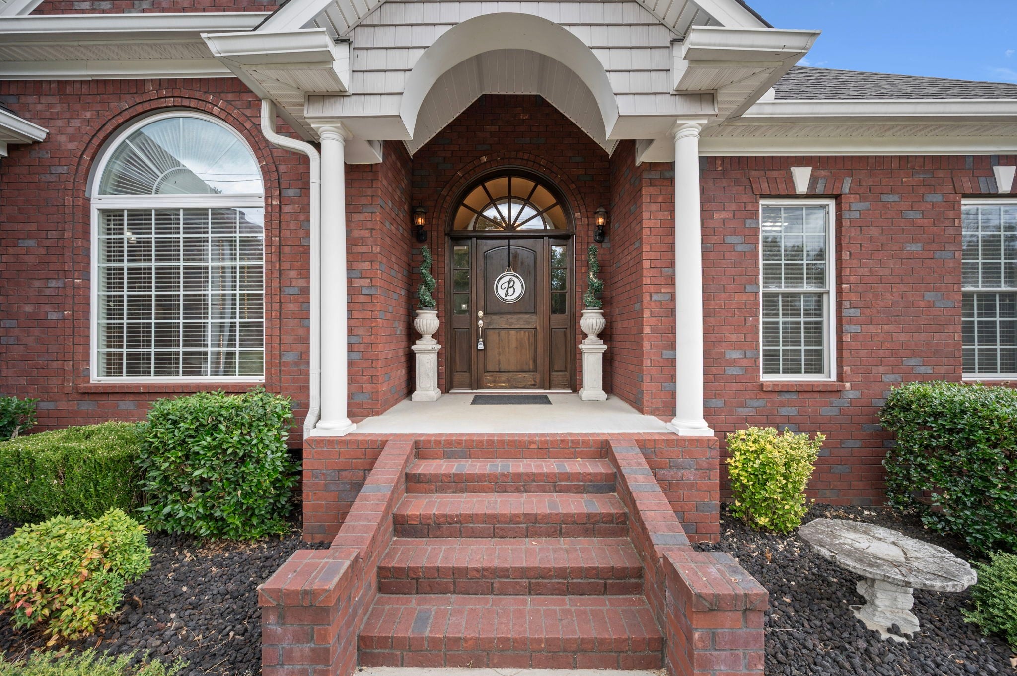 106 Stonegate Cir
