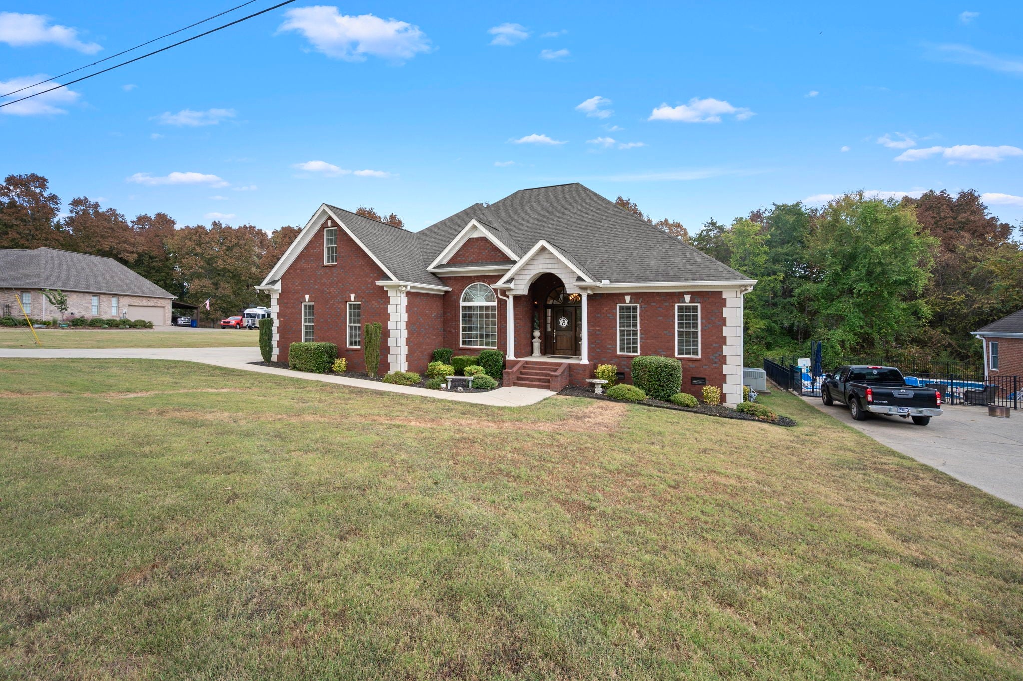 106 Stonegate Cir