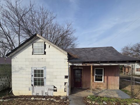 1024 Woodland St Columbia TN 38401