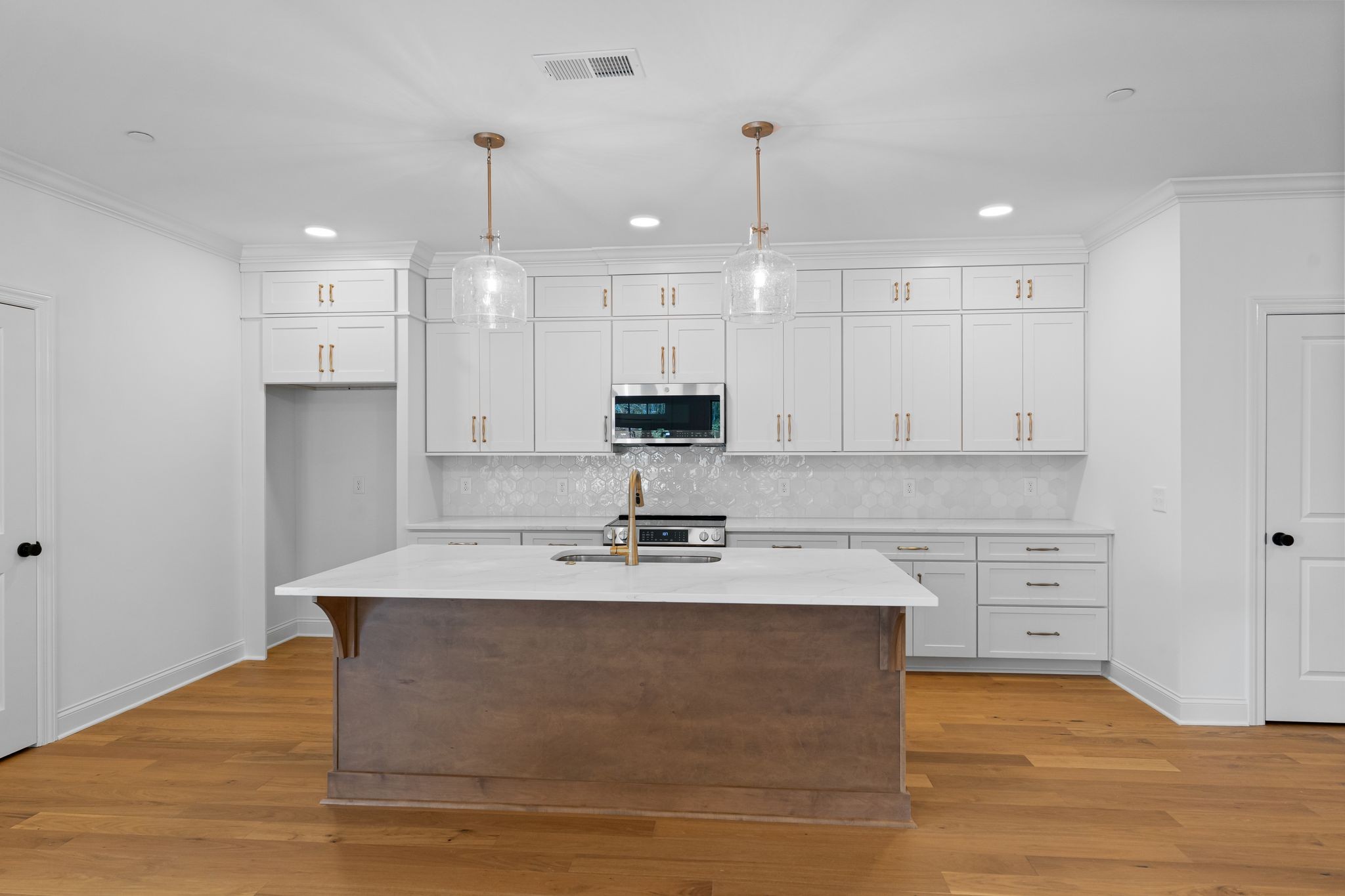 2001 Gildridge Dr 201