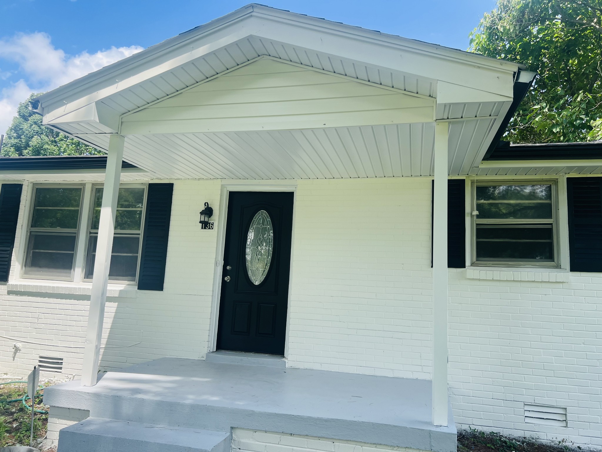 136 Mankin St