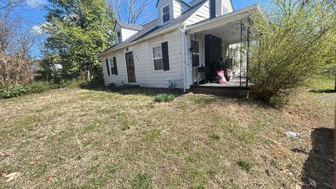 739 Gracey Ave Clarksville TN 37040