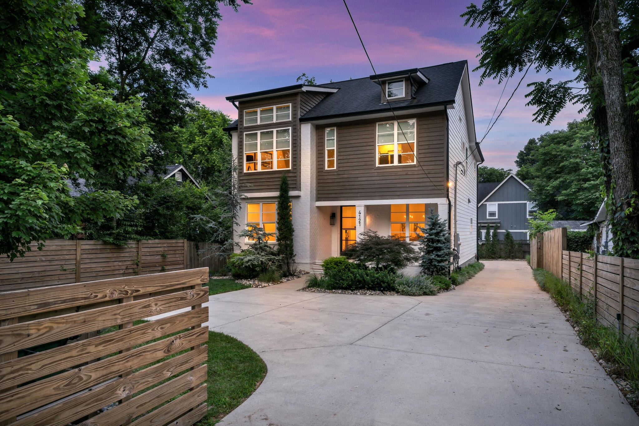 4121 Westlawn Dr