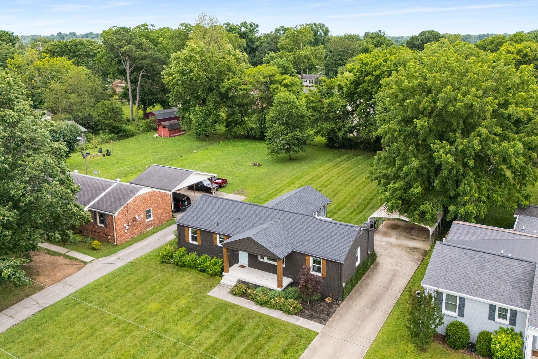 4866 Lynn Dr
