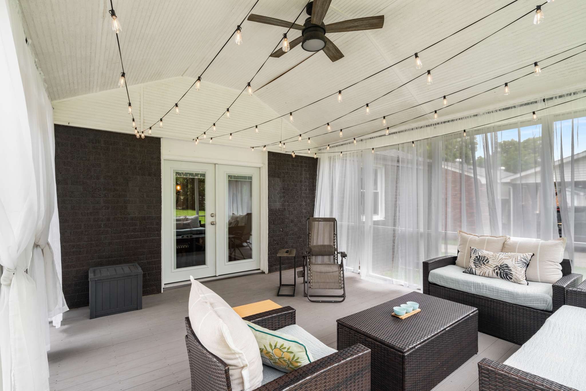 4866 Lynn Dr