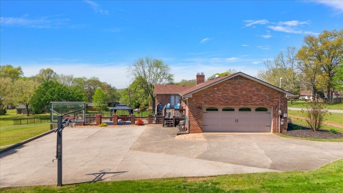 206 Kennett Rd