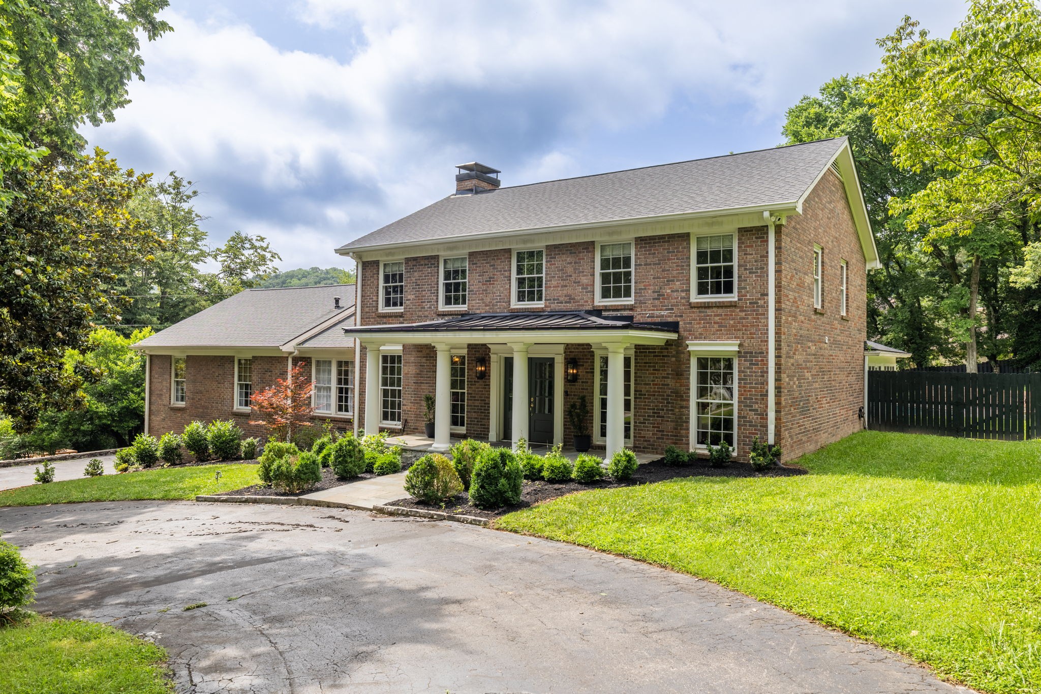 1231 Carl Seyfert Memorial Dr