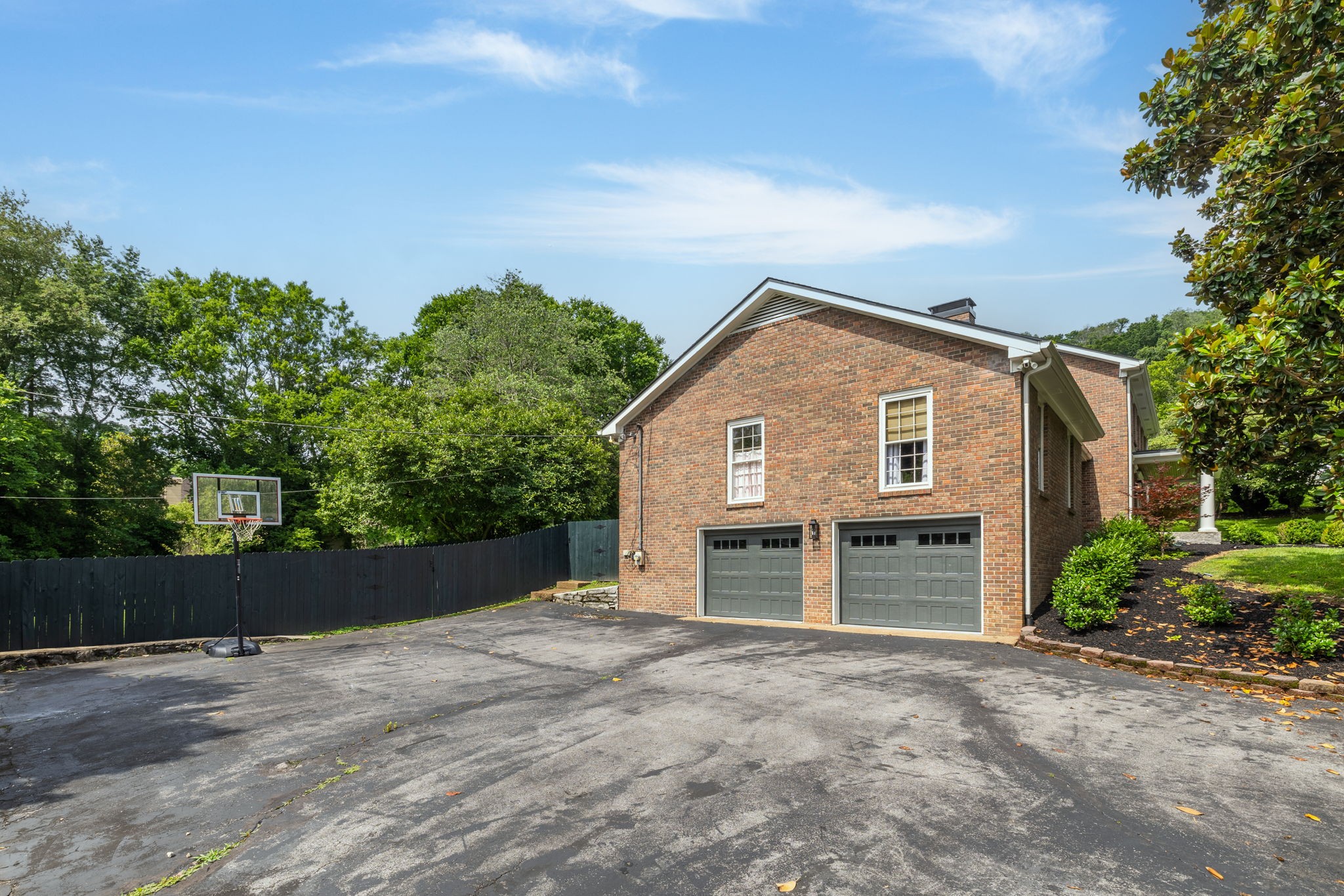 1231 Carl Seyfert Memorial Dr