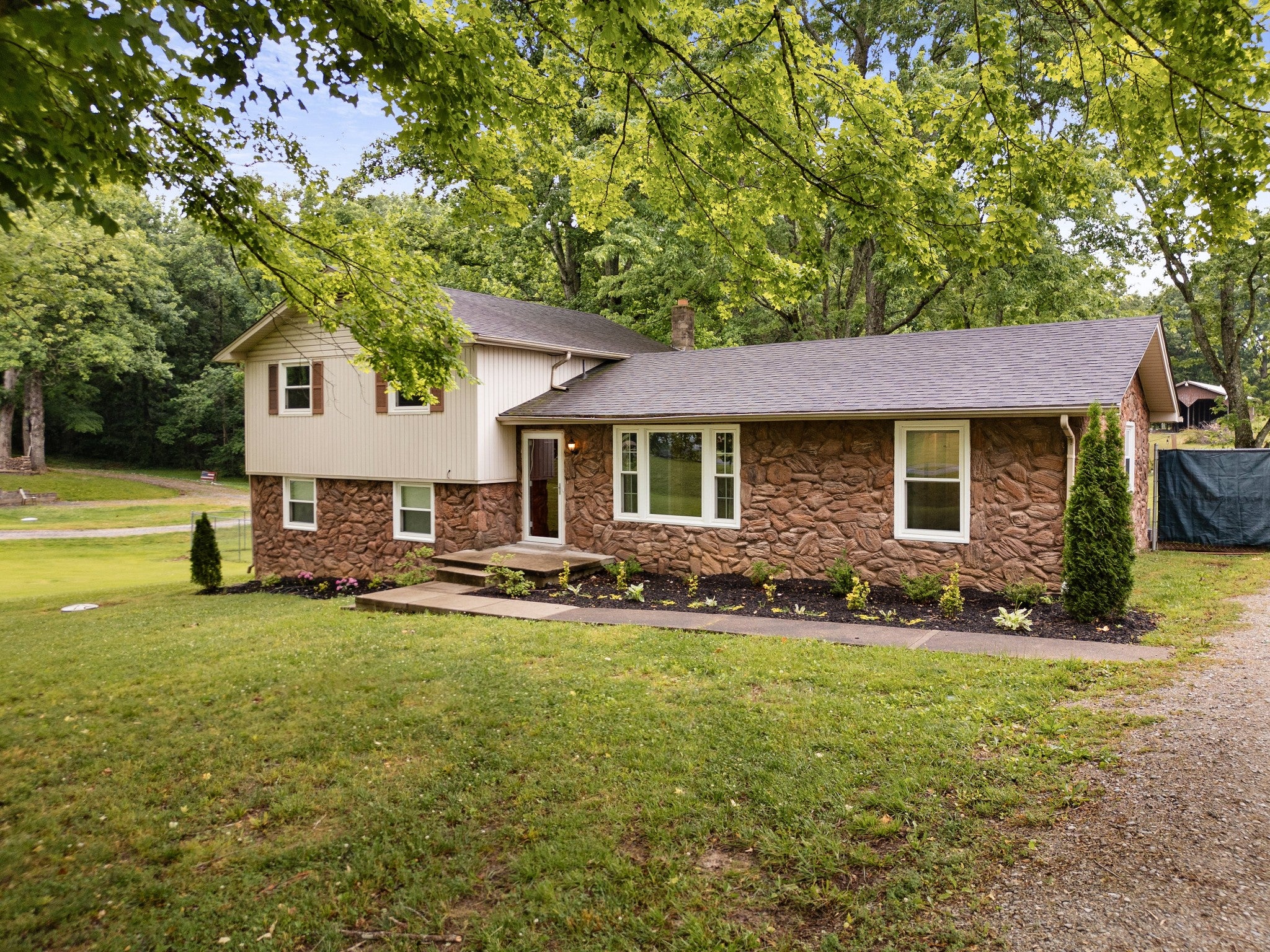 108 W Circle Dr