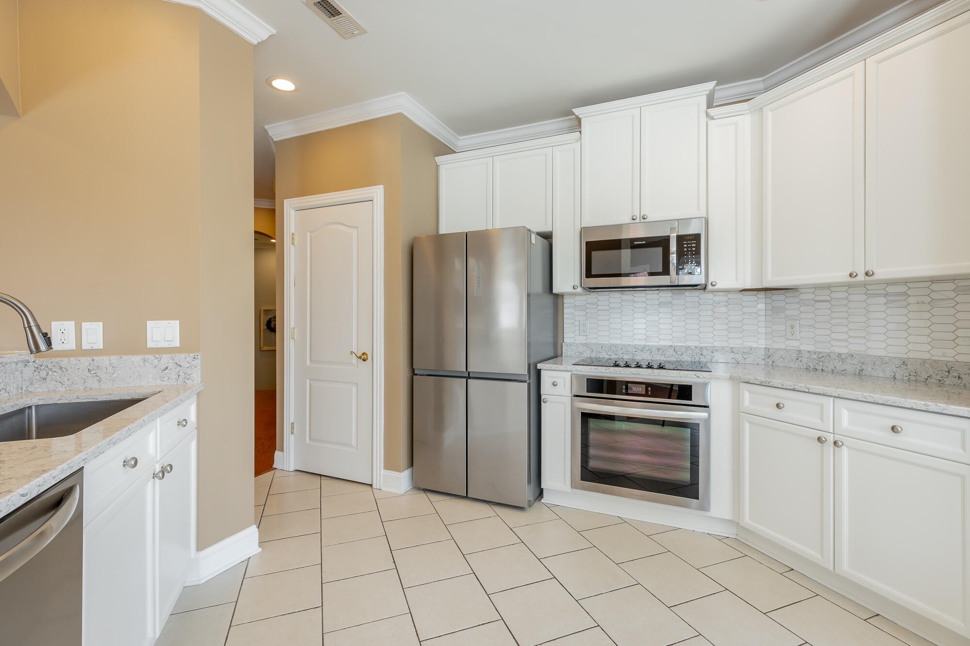 1109 Renaissance Court