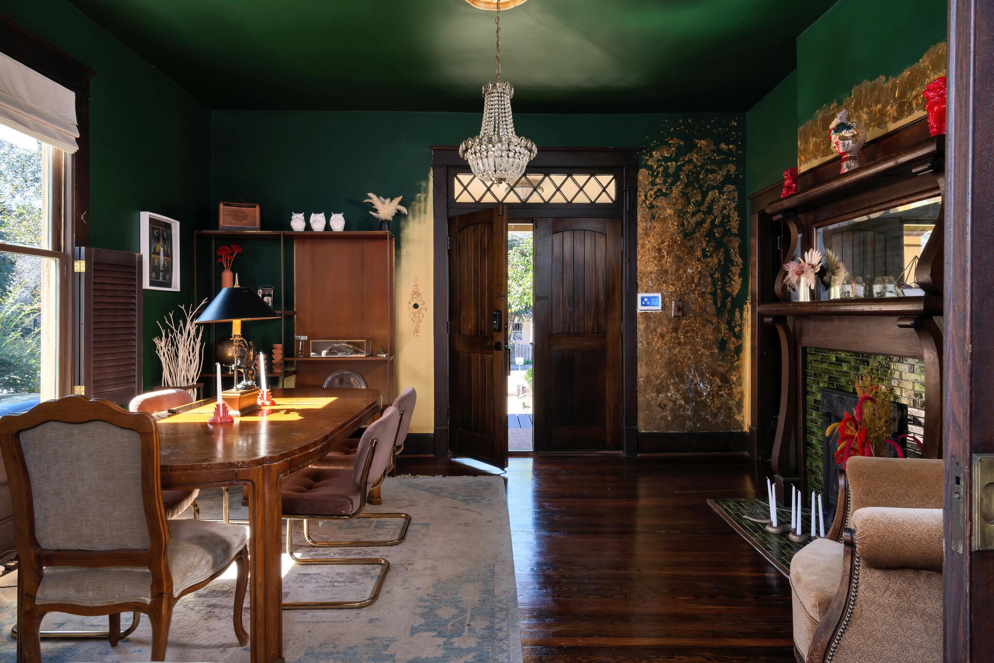 212 Chapel Ave