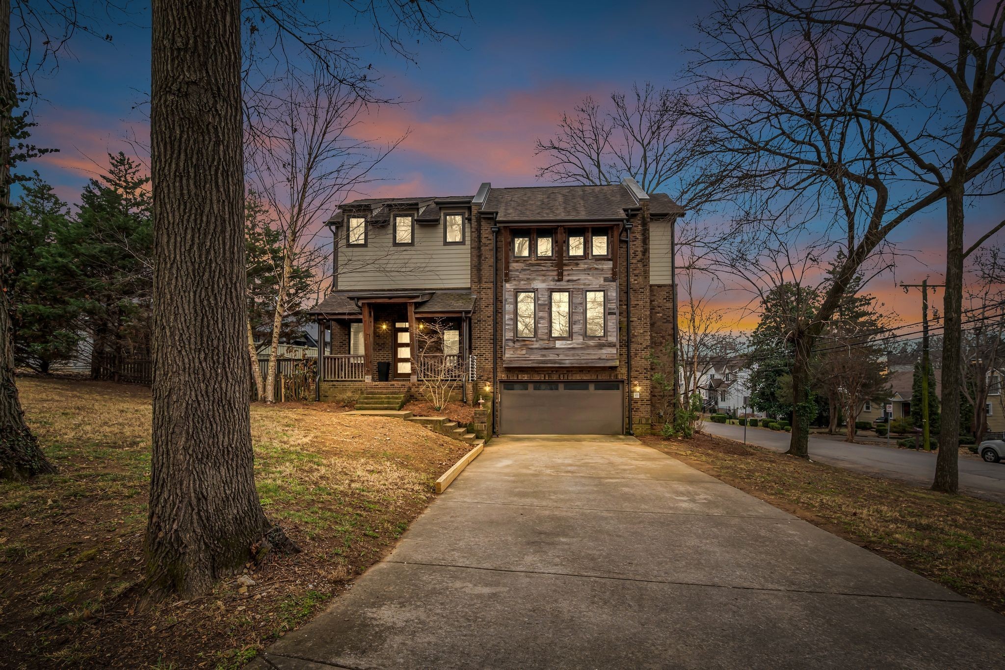 921 Hillview Hts
