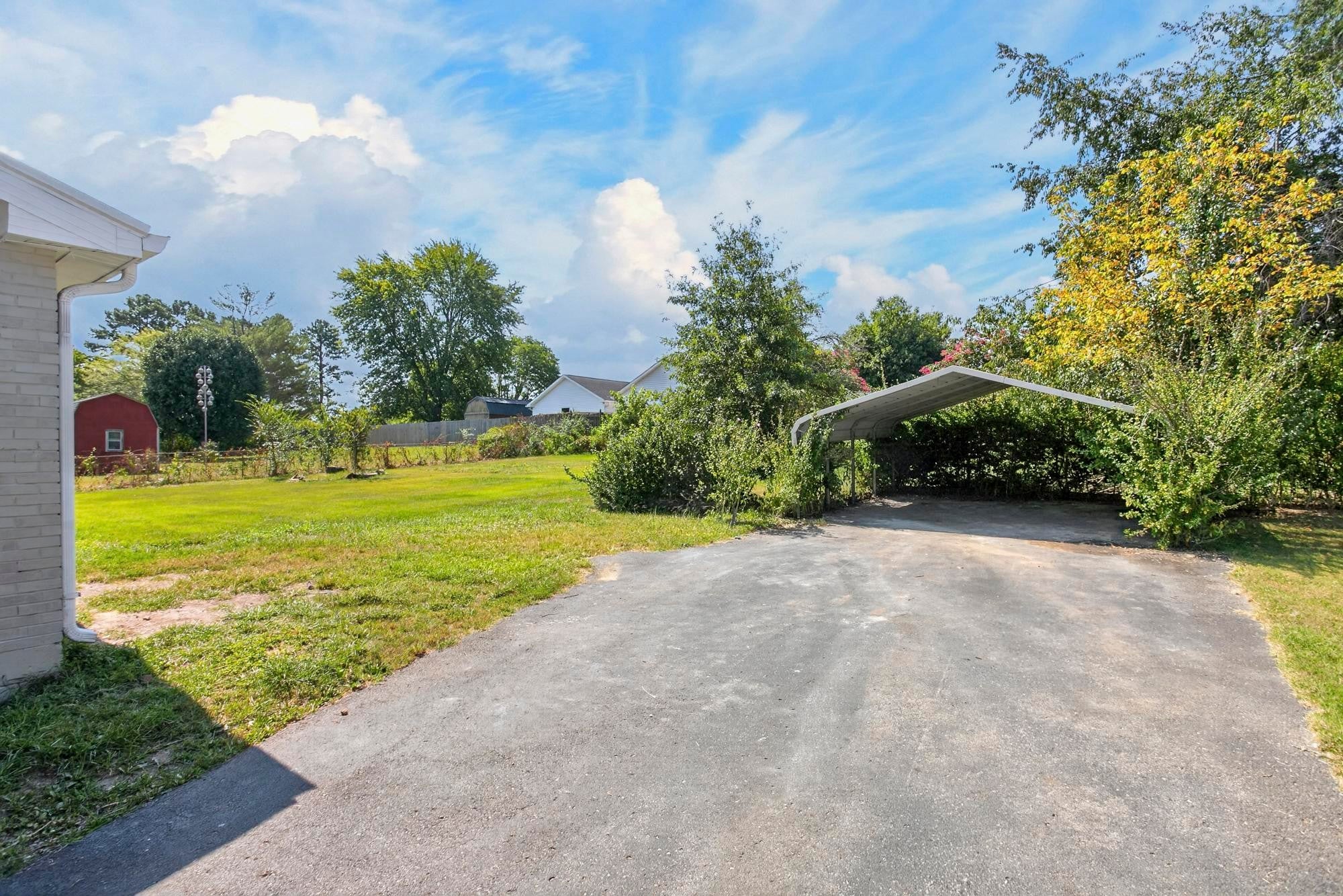 2202 Lynwood Dr