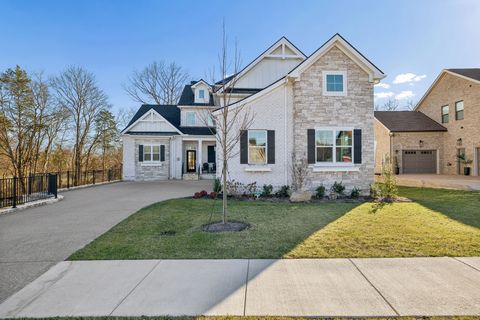 1136 Willow Springs Dr Lebanon TN 37087