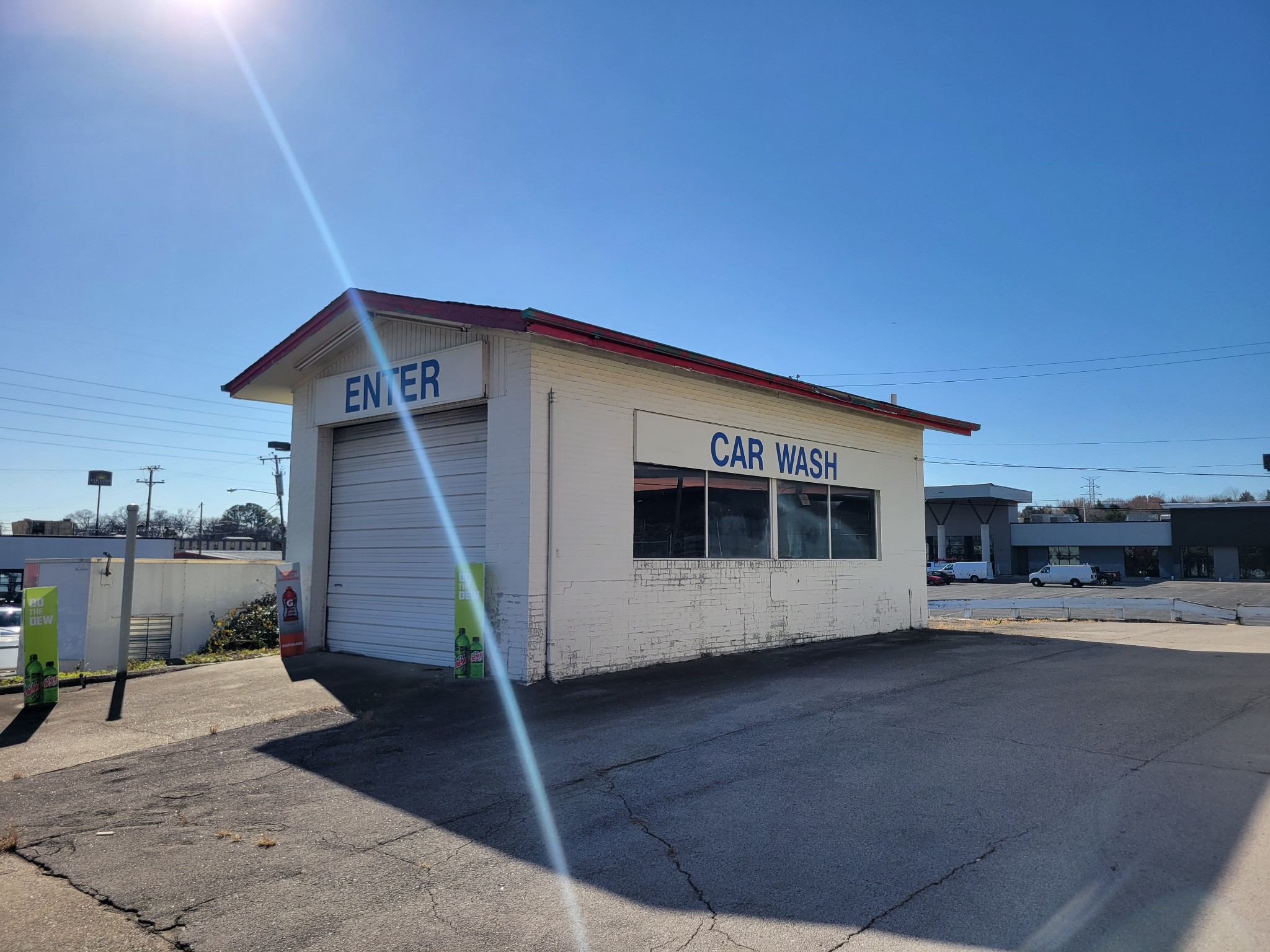 711 Rivergate Pkwy