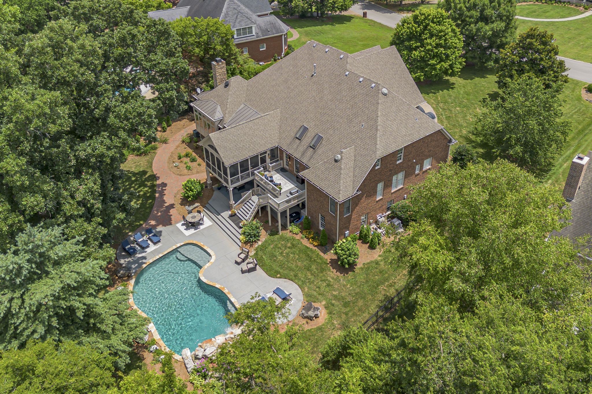 8218 Holly Road