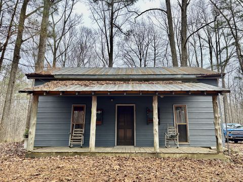 84 Granny Pratt Ln Belvidere TN 37306