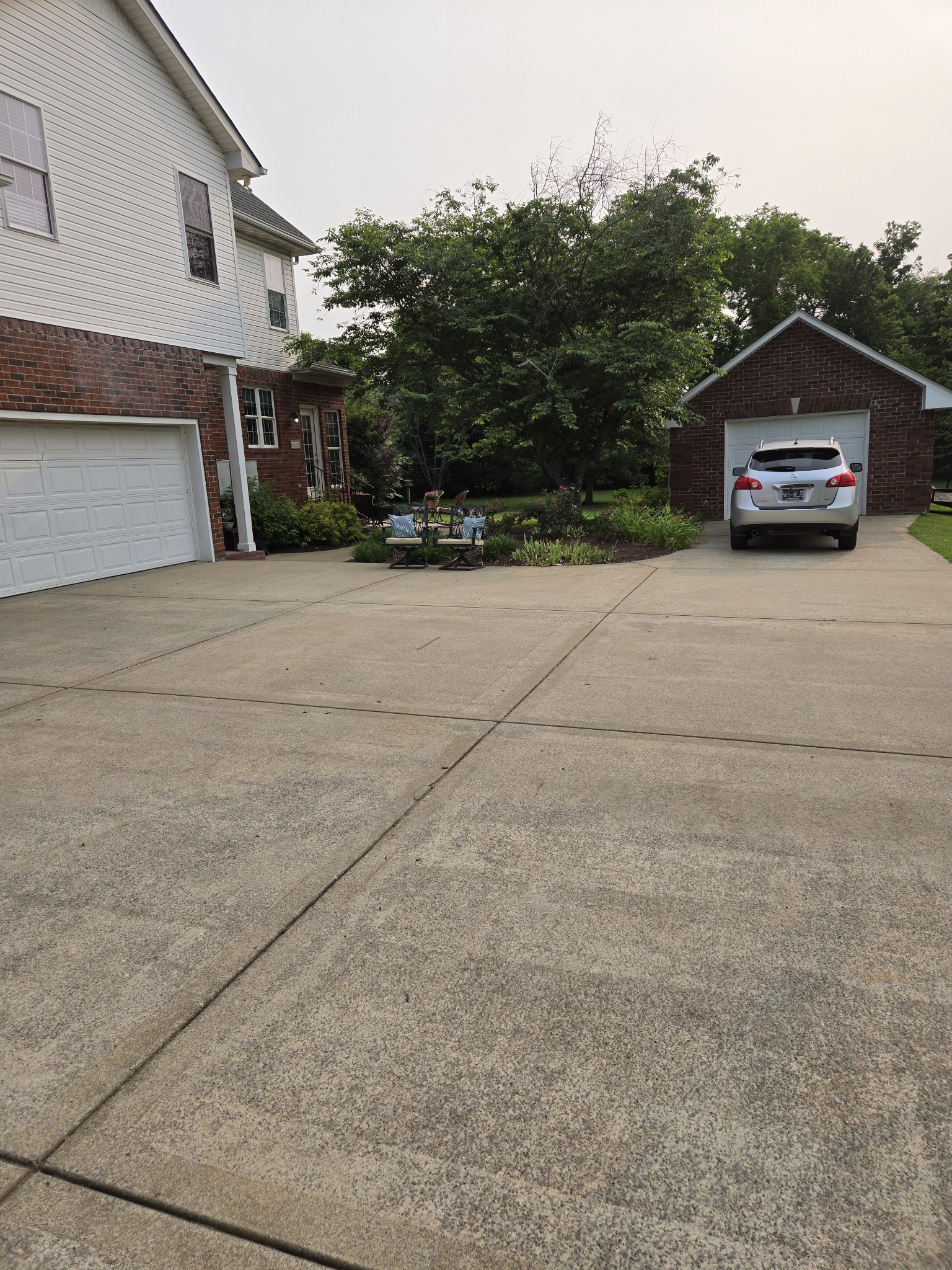 211 Mercedes Dr