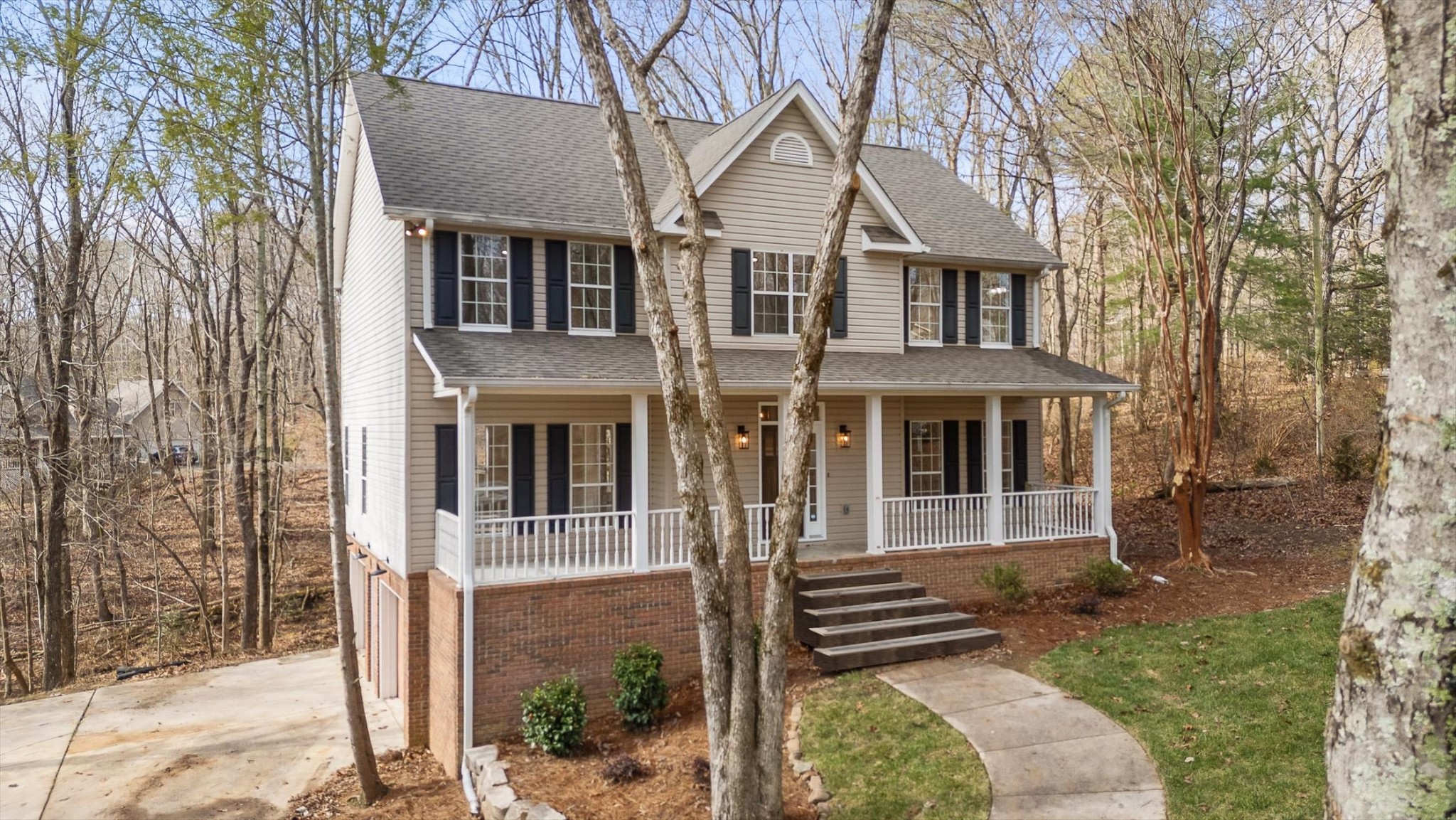 Photo 1 of 48 — 4715 Creek Point Ln, Signal Mountain, TN 37377