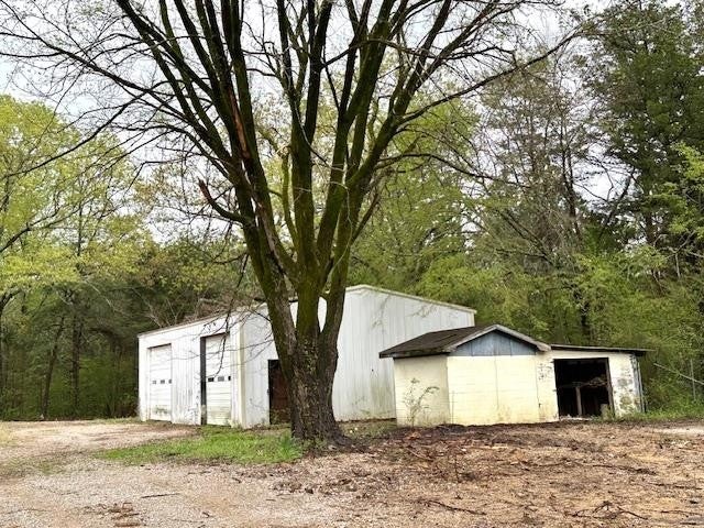 175 DRAKE LOOP