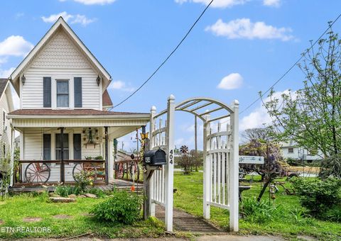 404 Emory Drive Harriman TN 37748