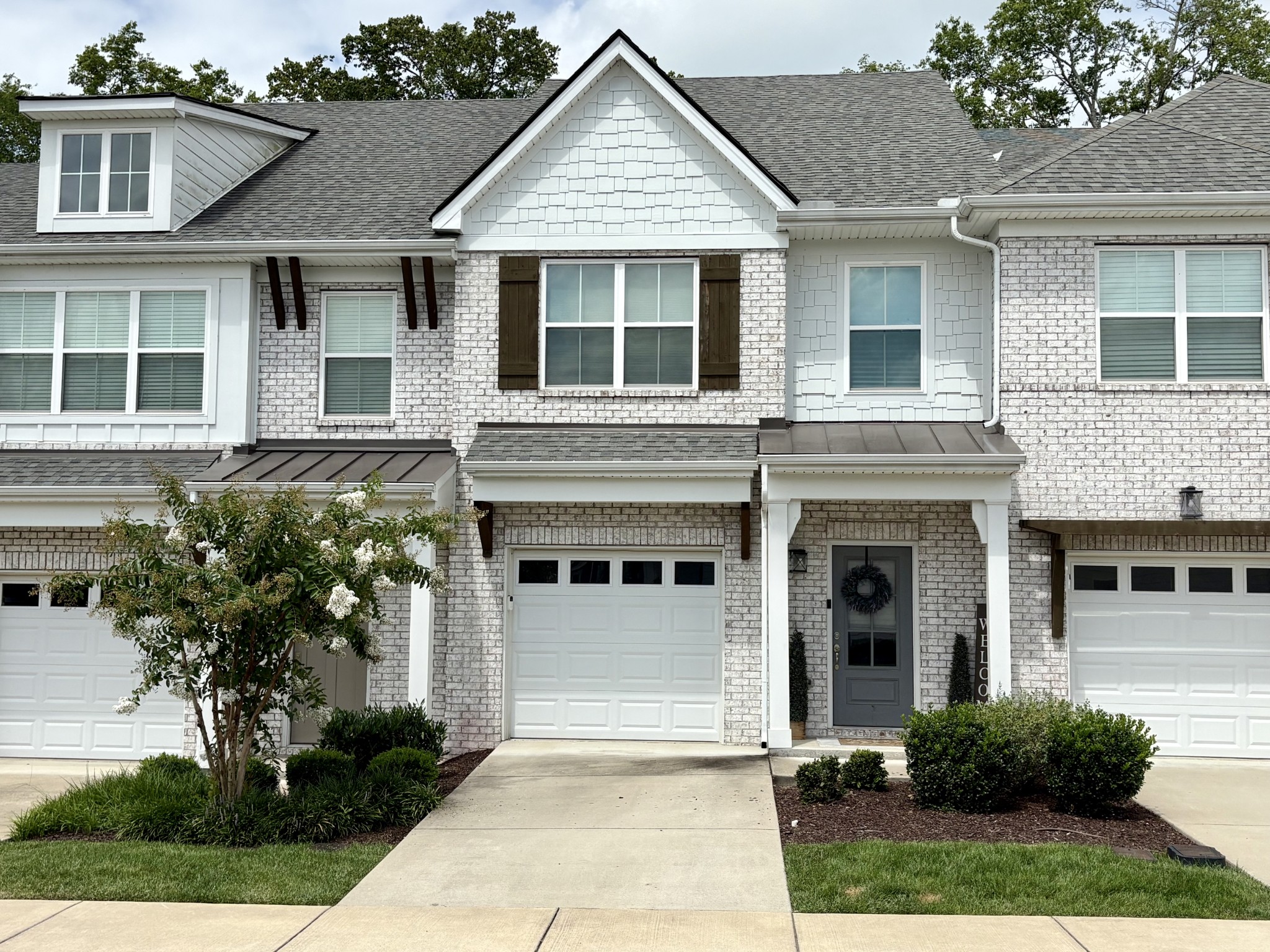 Photo 1 of 31 — 352 Banbury Dr, Gallatin, TN 37066