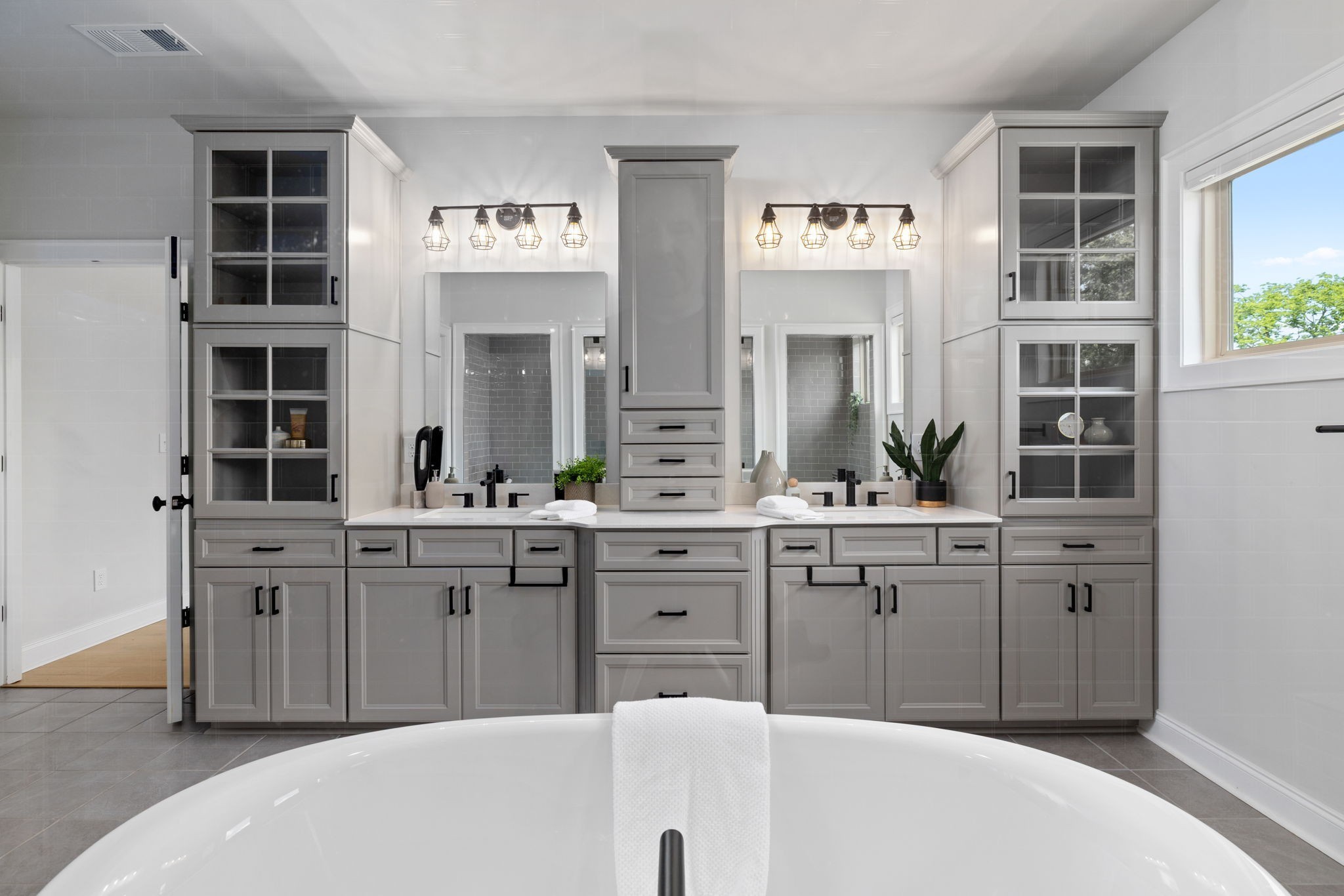 Franklin, Tennessee, 37067, United States, 6 Bedrooms Bedrooms, ,6 BathroomsBathrooms,Residential,Active,2045003