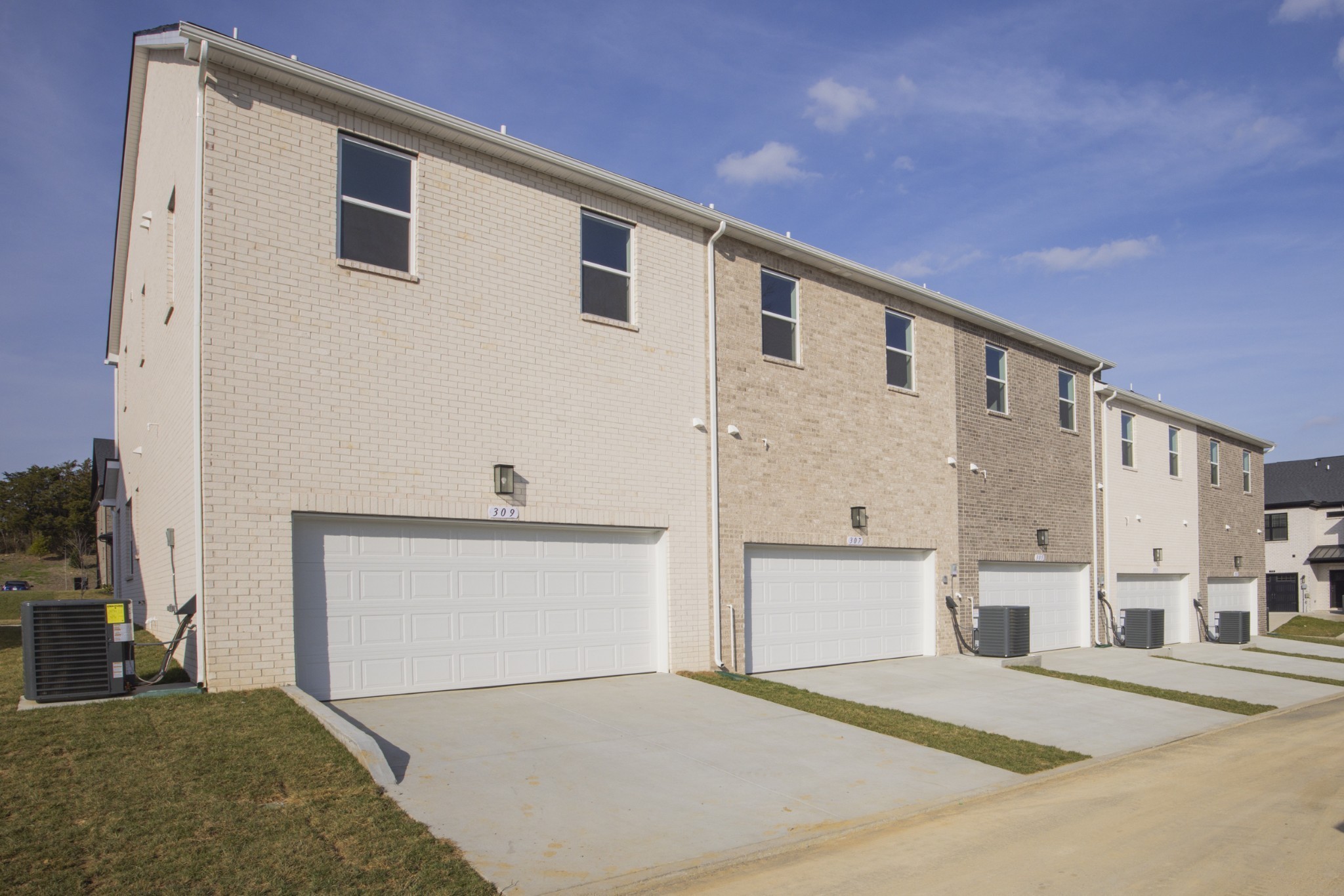 319 Lynwood Station Blvd