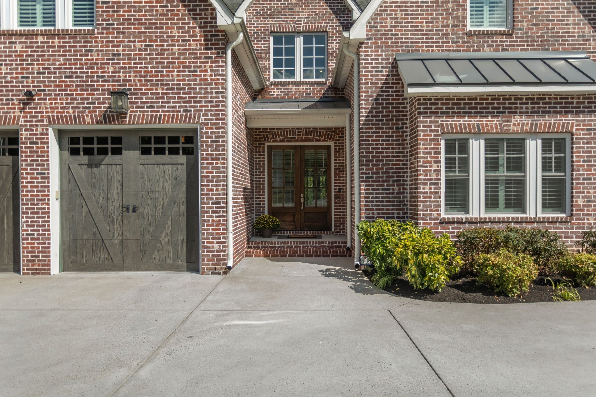1018B Downey Dr