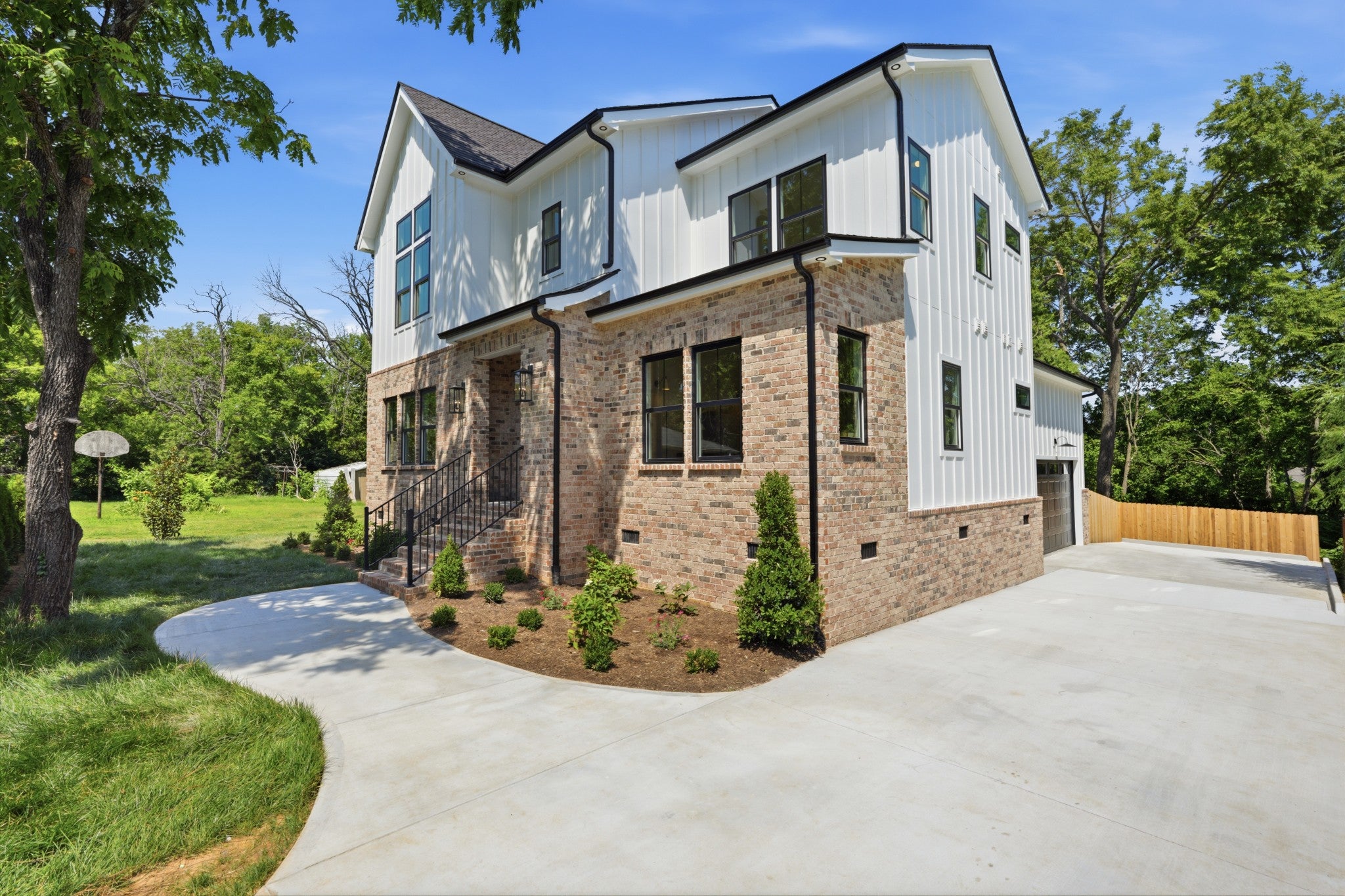 4-bed listing at 3819b Edwards Ave, Nashville
