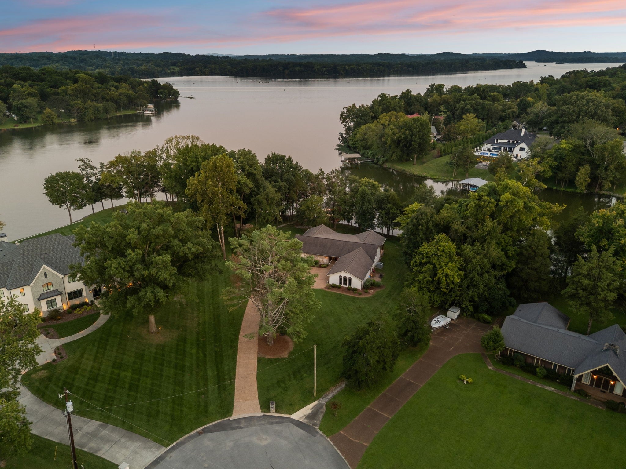 150 Grassland Dr