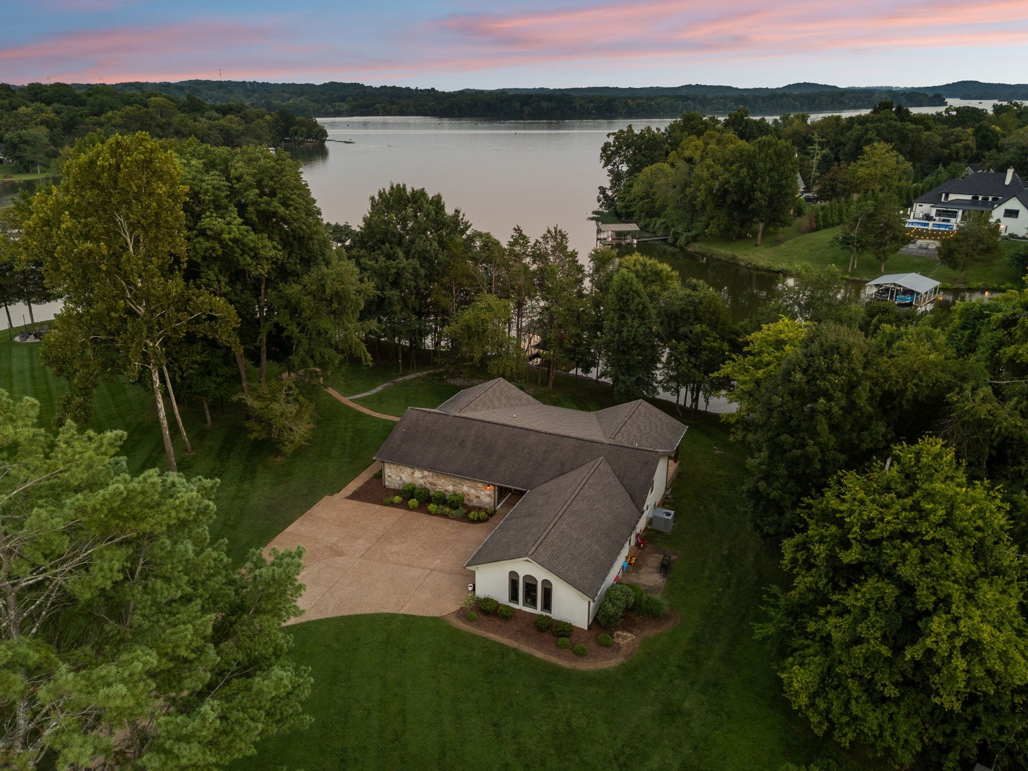 150 Grassland Dr