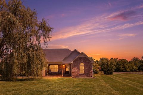 Photo of 3465 Clegg Dr, Spring Hill, TN 37174 (MLS # 3206850)