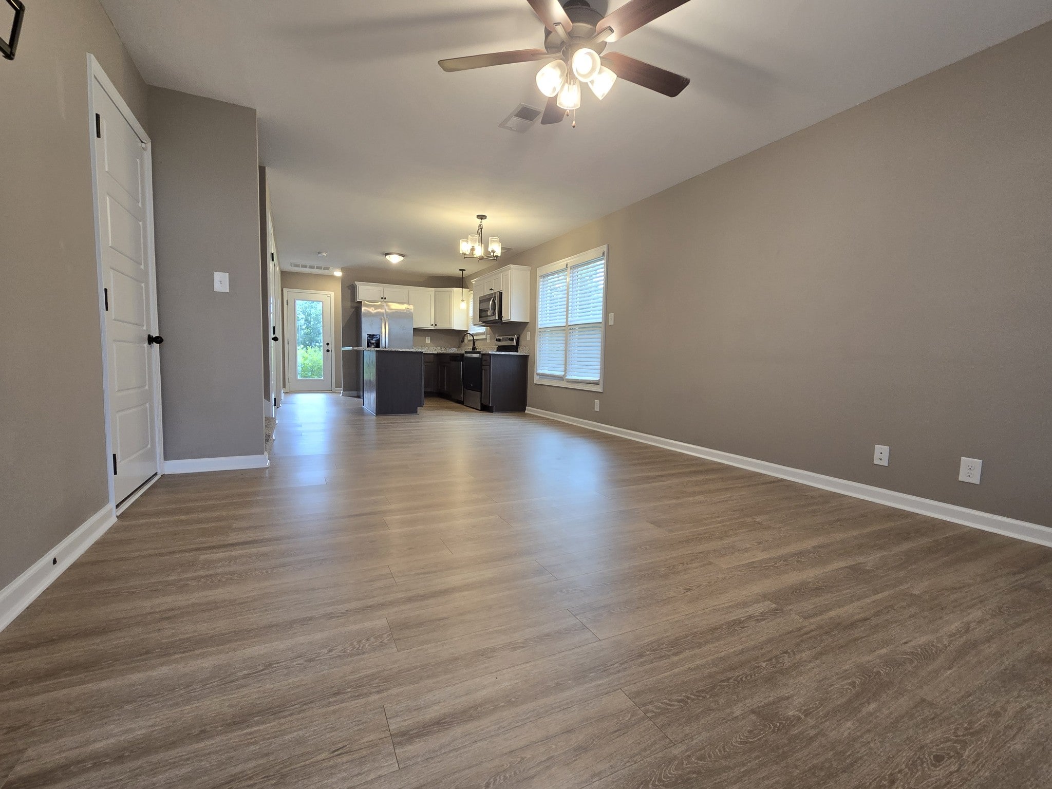 1176 Cottonwood Dr