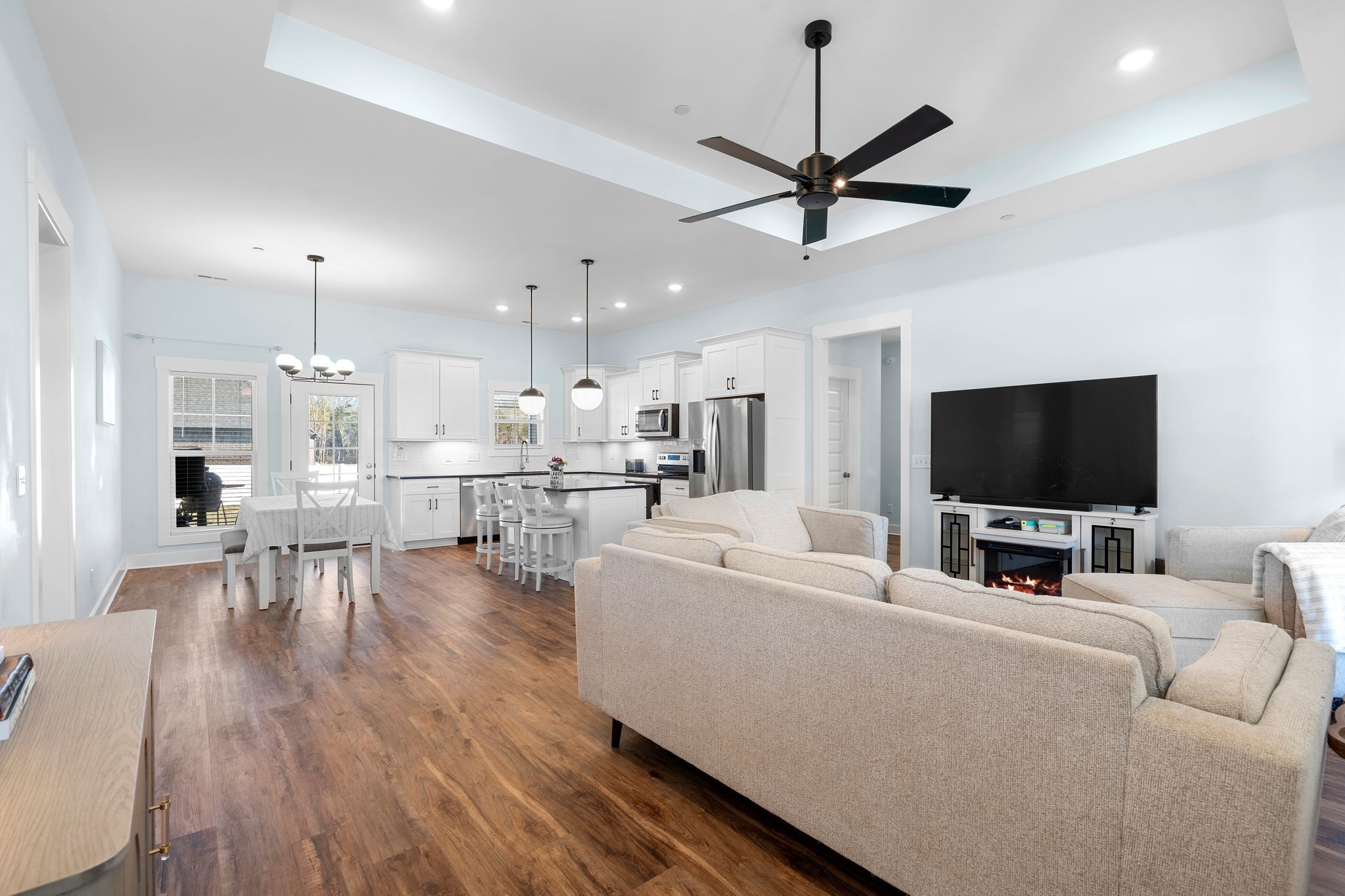 10111 Crookedhorn Ct