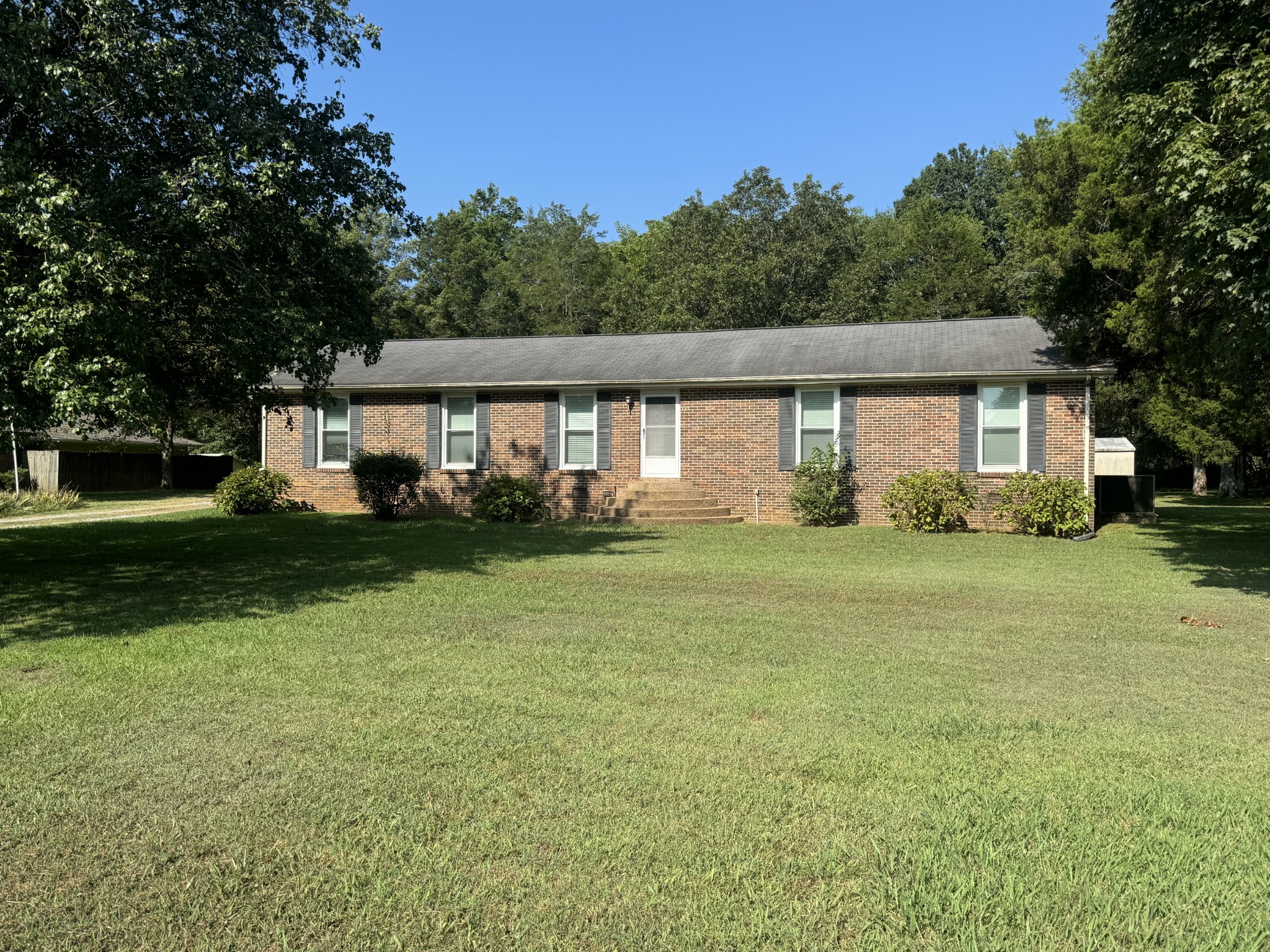 2302 Raspberry Ln