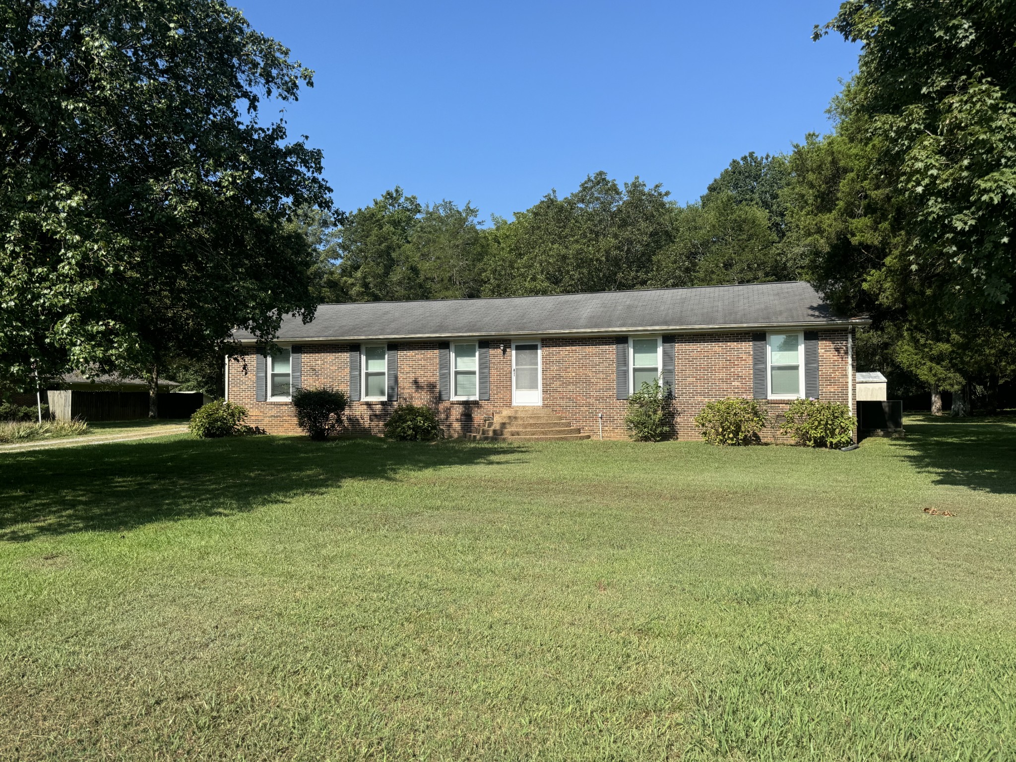 2302 Raspberry Ln