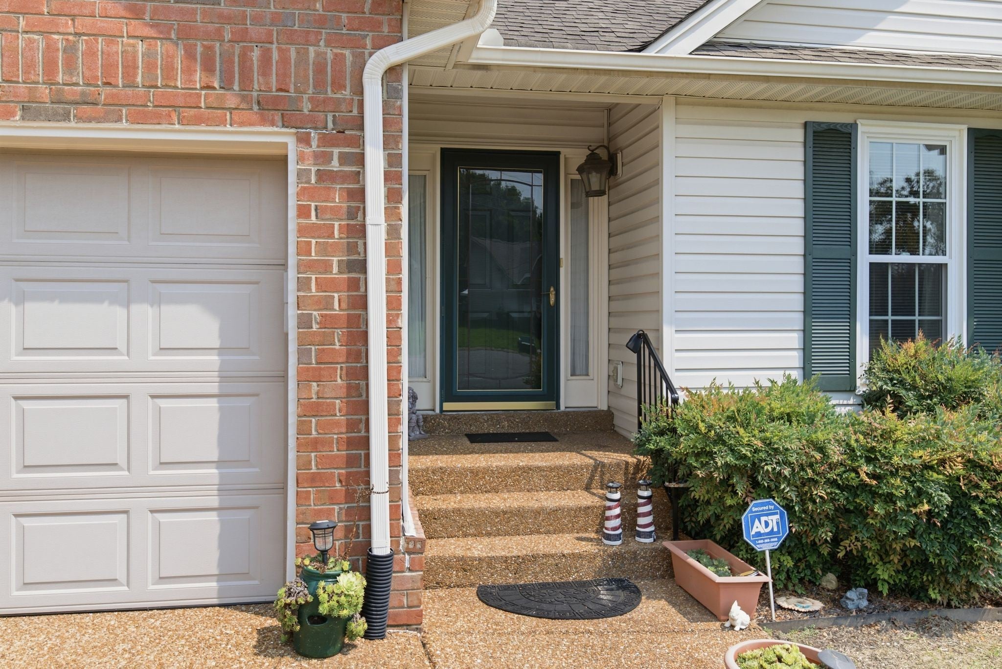 3-bed home for sale in Antioch, TN 37013, 3512 Pinwheel Dr 3512 Pinwheel Dr, Antioch TN 37013 3-bed home, photo 4 of 27