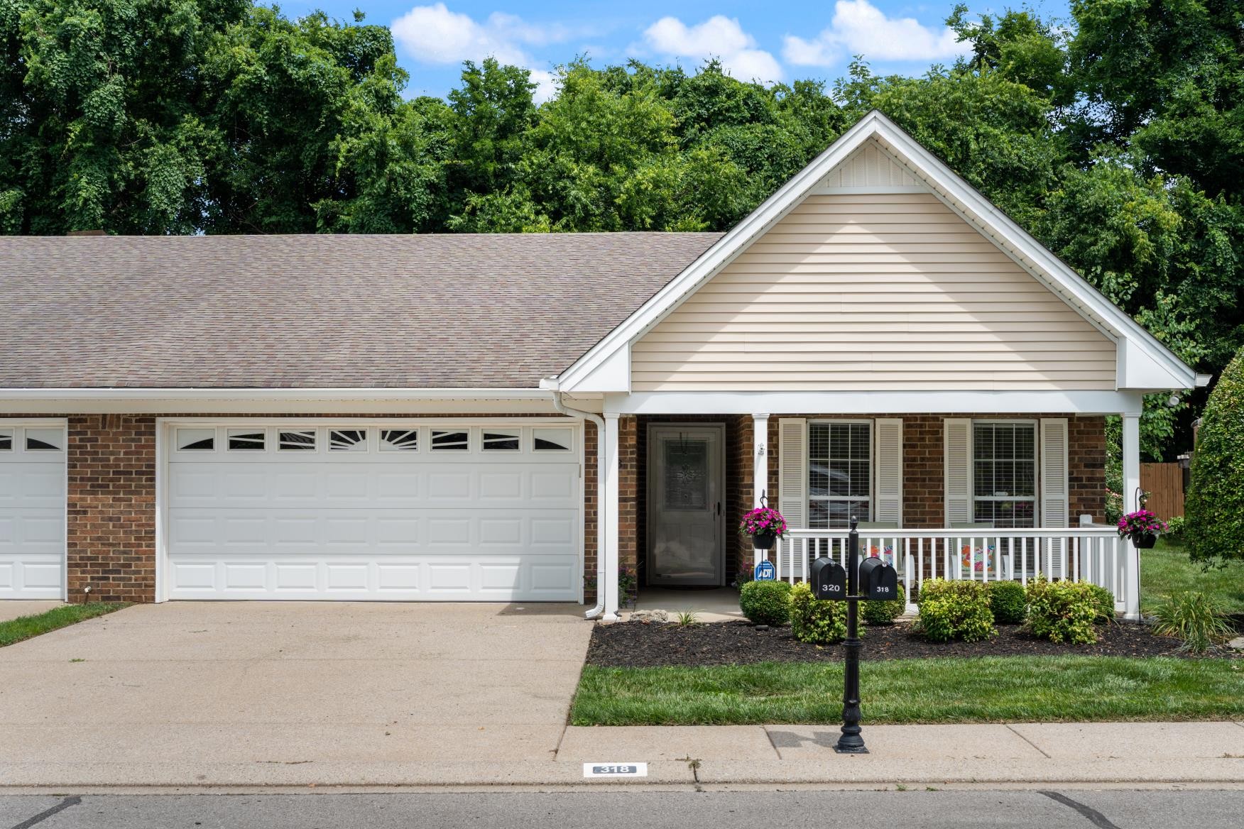 318 Forest Glen Cir