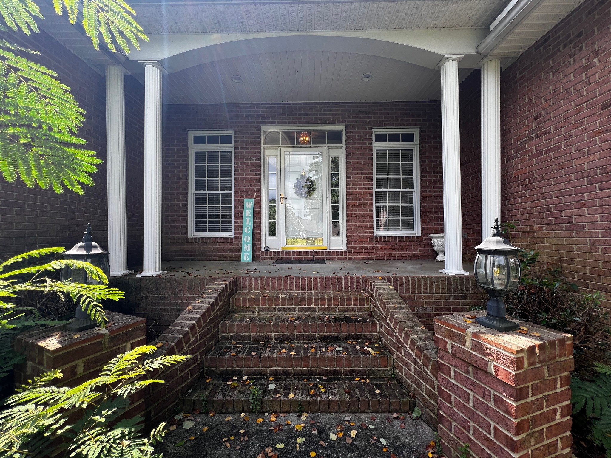 54 Foyer Dr