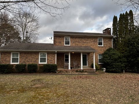 203 Twelve Oaks Rd Tullahoma TN 37388