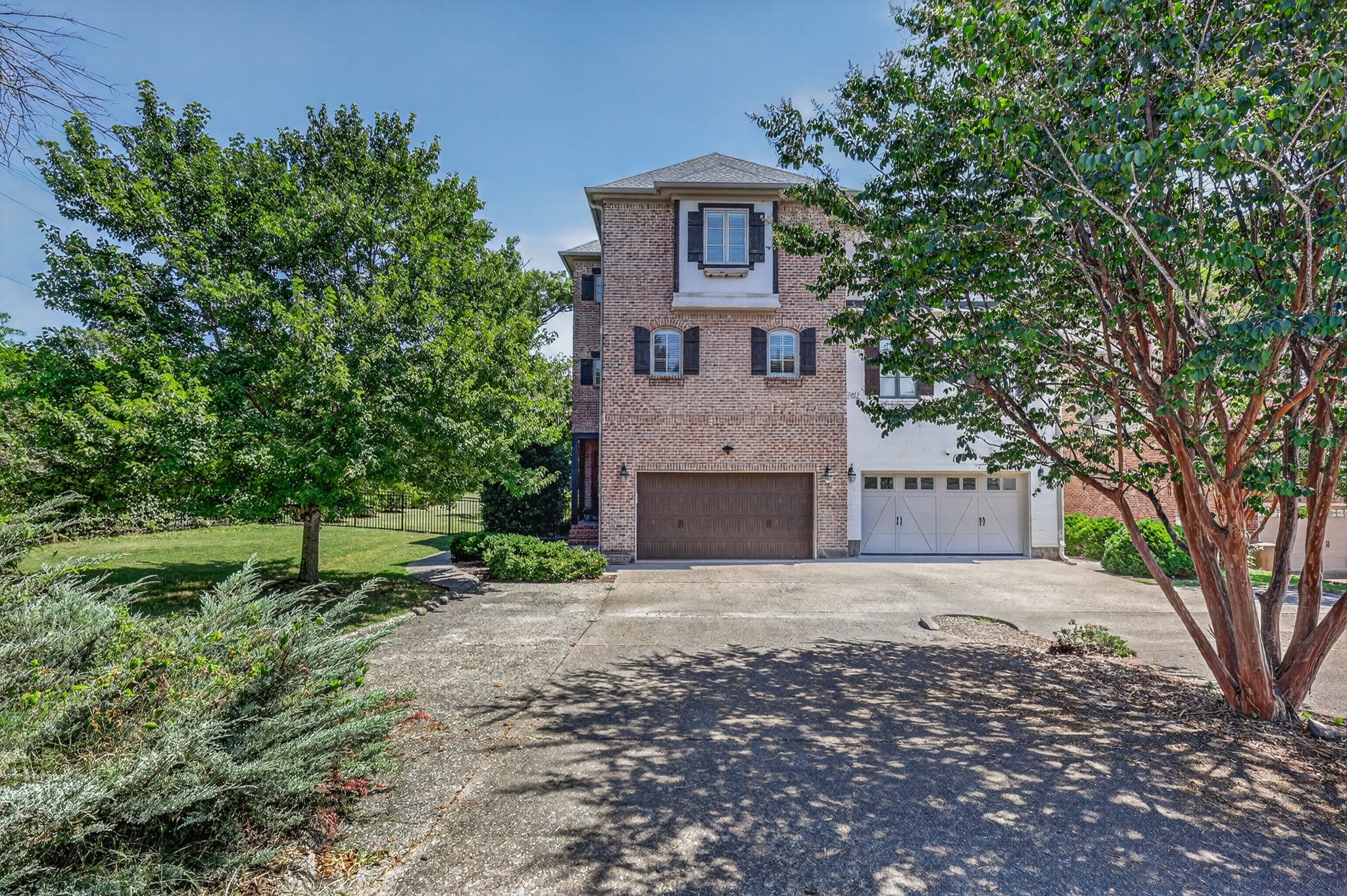 4.0-bed rental at 4100a Oriole Pl